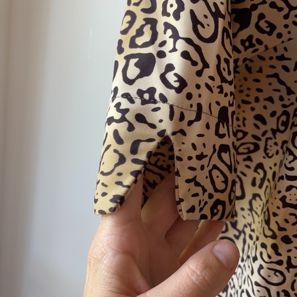 KATHERINE WAY Leopard Jaguar Animal Print 3/4 Sleeve Stretch Collar V Neck Dress - Picture 4 of 5